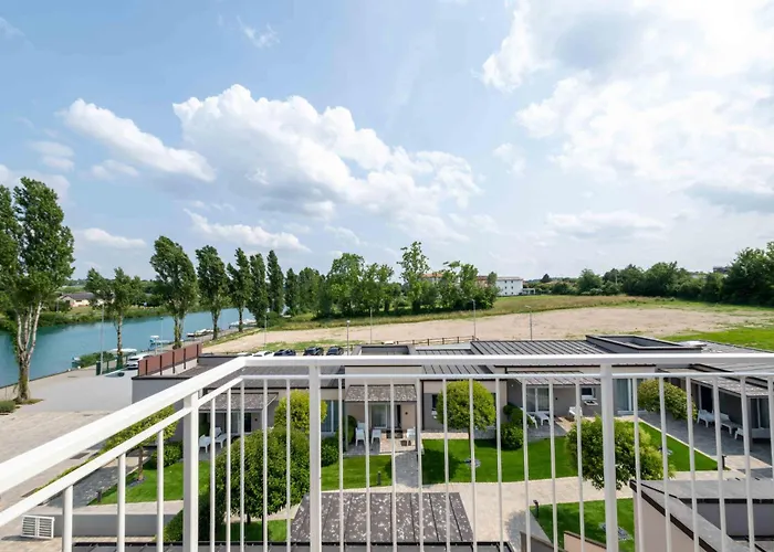 Aurora Aparthotel
