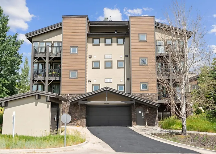 Crestview Condominiums By All Seasons Resort Lodging