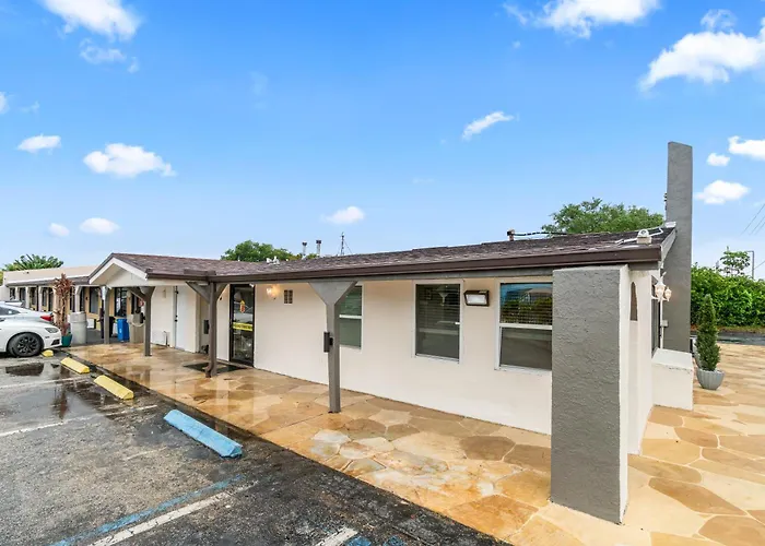 Super 8 By Wyndham Lantana West Palm Beach