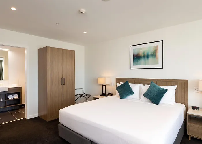 Oaks Auckland Hotel