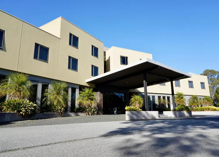 Golden Pebble Hotel