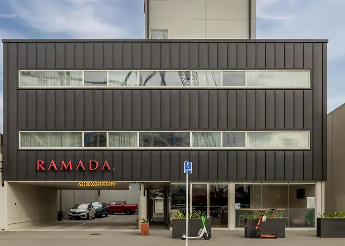 Ramada Suites By Wyndham City