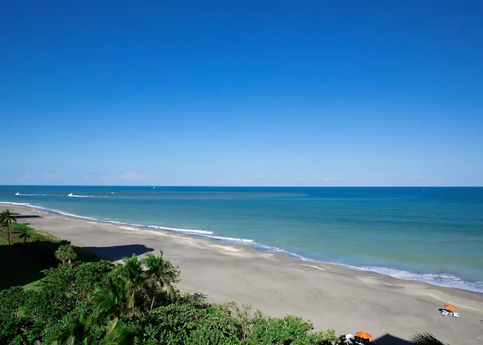 Jupiter Beach Resort & Spa