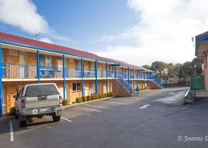 Blue Whale Motor Inn & Apartments