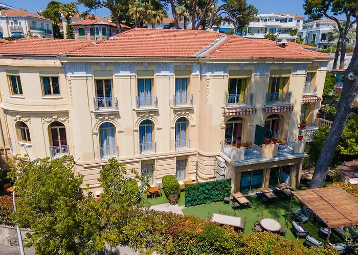 Hotel Petit Palais
