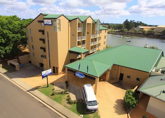 Burnett Riverside Hotel