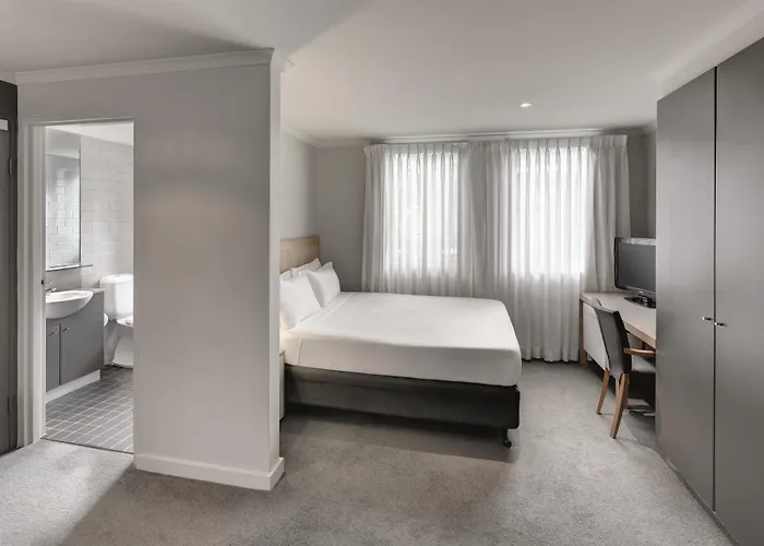 Adina Apartment Chippendale