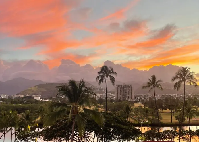 Waikiki Lanais