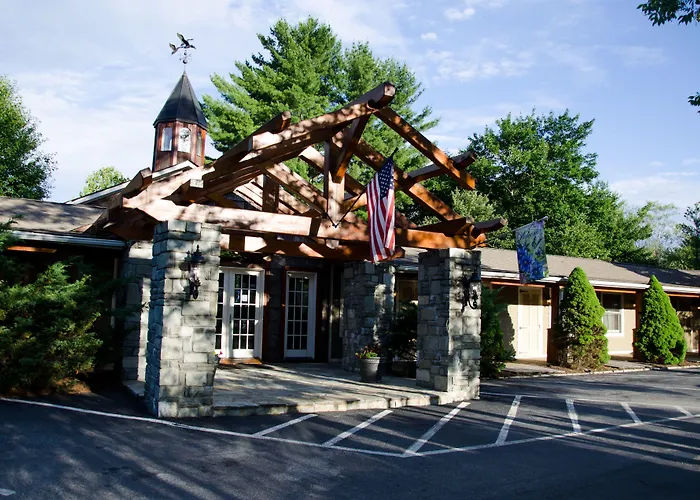 Village Inn - Blowing Rock