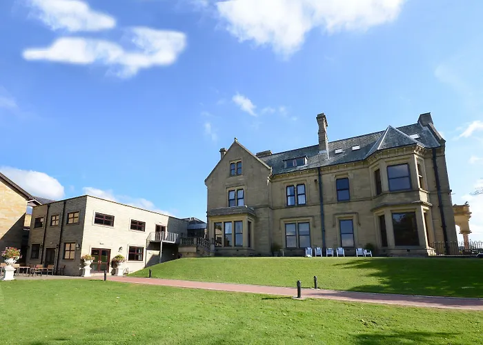 The Oaks Hotel