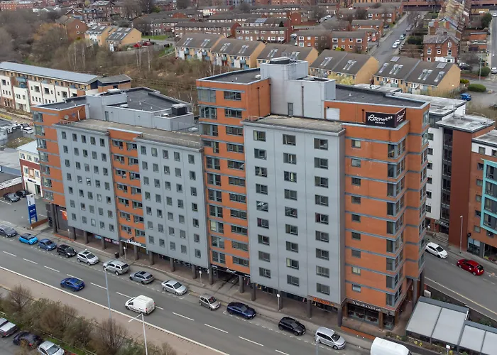 Roomzzz Leeds City West