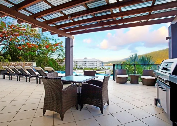 At Waterfront Whitsunday Retreat - Adults Only