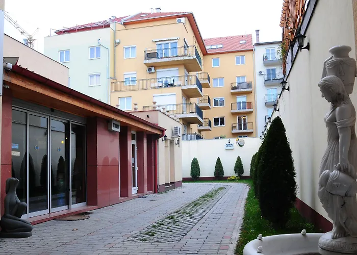 Chesscom Hotel