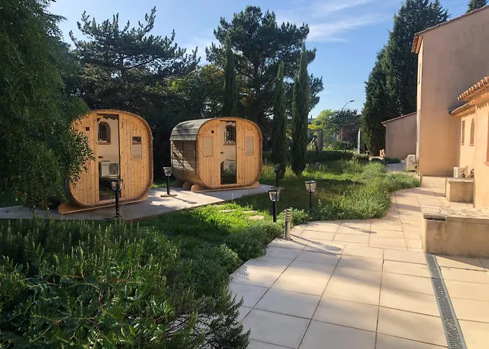 Logis Hôtel&Spa Déjeunez Sous L'Arbre