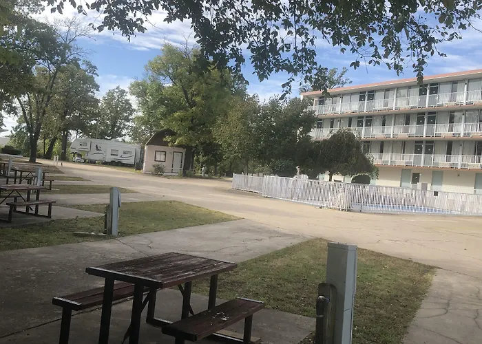 Willow Tree Inn Branson
