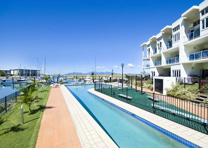 Beachside Magnetic Harbour Apartments Nelly Bay