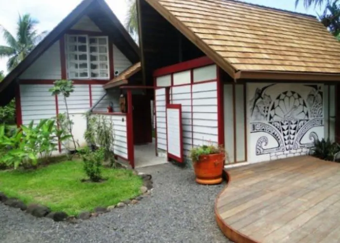 Linareva Moorea Beach Resort