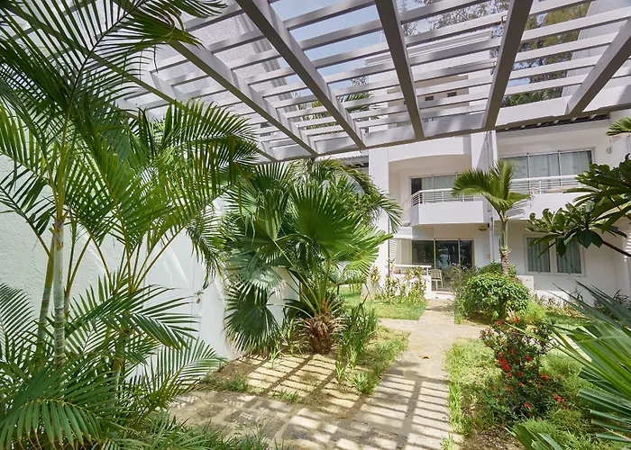 Le Beachclub Pereybere Beach