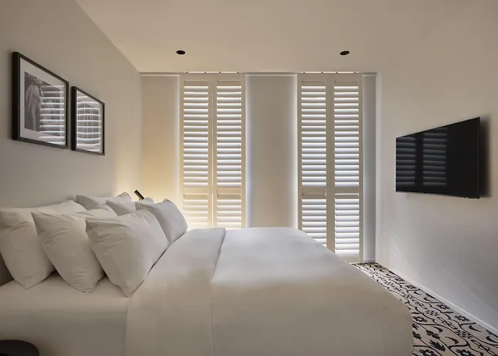 Burbury Hotel & Apartments Canberra