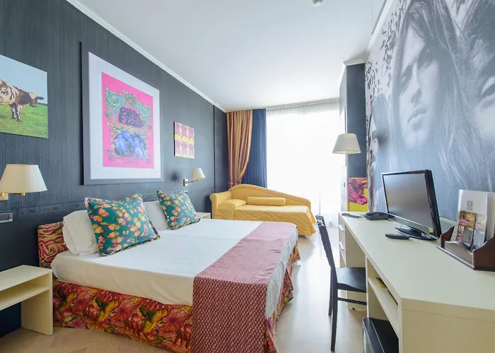 Admiral Art Hotel