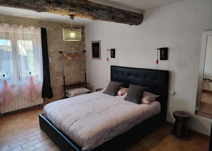 VILLA ARTEMIA Maison vigneronne - chambre d hôtes-B&B-piscine et spa
