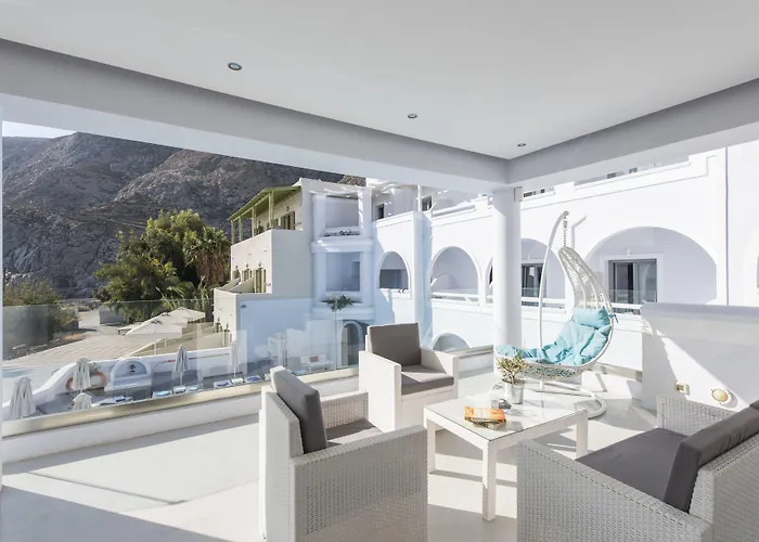Blue Waves Suites & Apartments