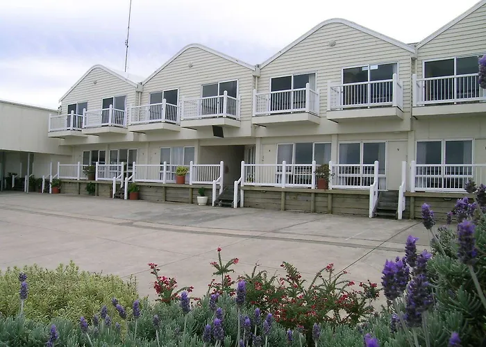 A Great Ocean View Motel