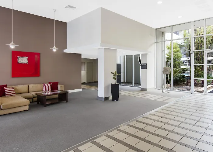 Oaks Brisbane Mews Suites