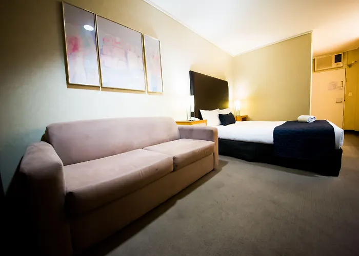 Sandown Regency Hotel & Apartments