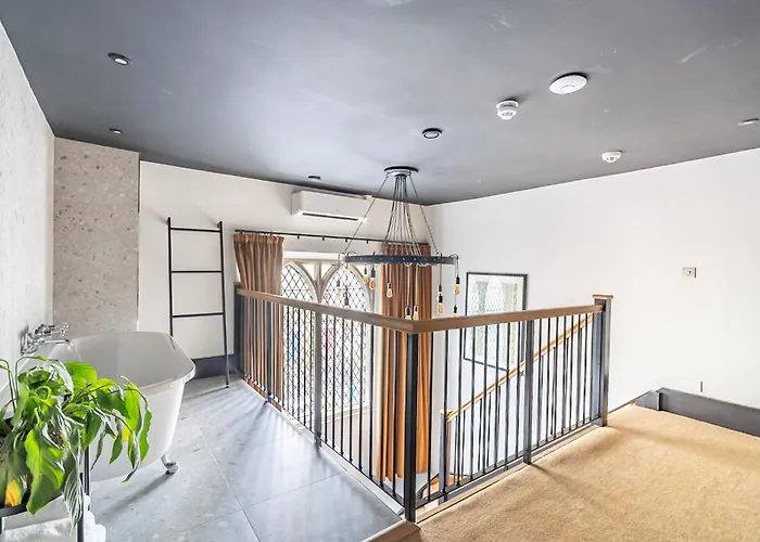 Crescent Place By Mansley