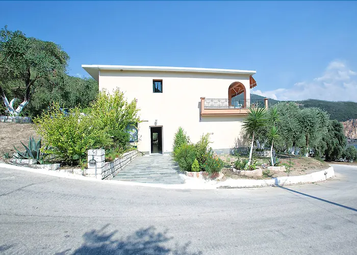 Enjoy Lichnos Bay Village, Camping, Hotel And Apartments Parga