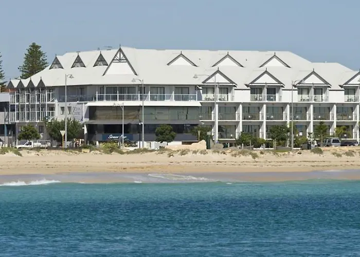 Ocean Centre Hotel