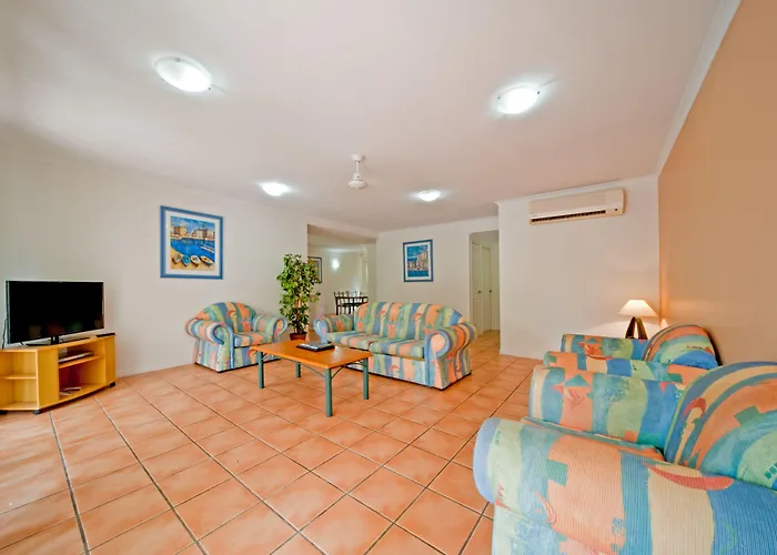 At Beach Court Holiday Villas