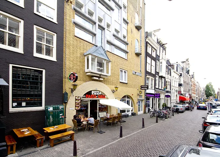 Acostar Hotel