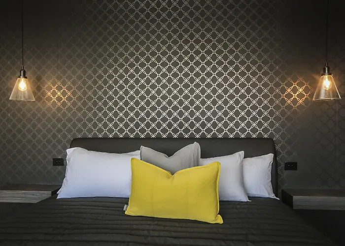 Indulge Apartments - Cbd