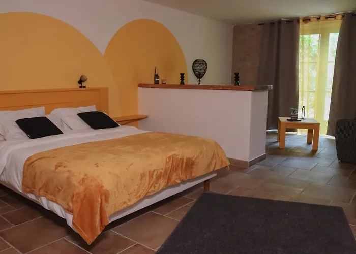 Aparthotel Domaine de la Tardoire à Oradour-sur-Vayres