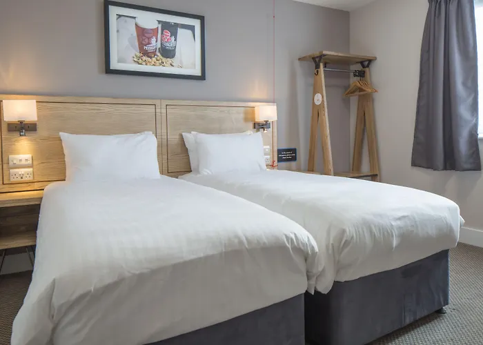The Raven'S Cliff Lodge By Marston'S Inns