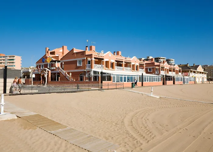 Lloyds Beach Club