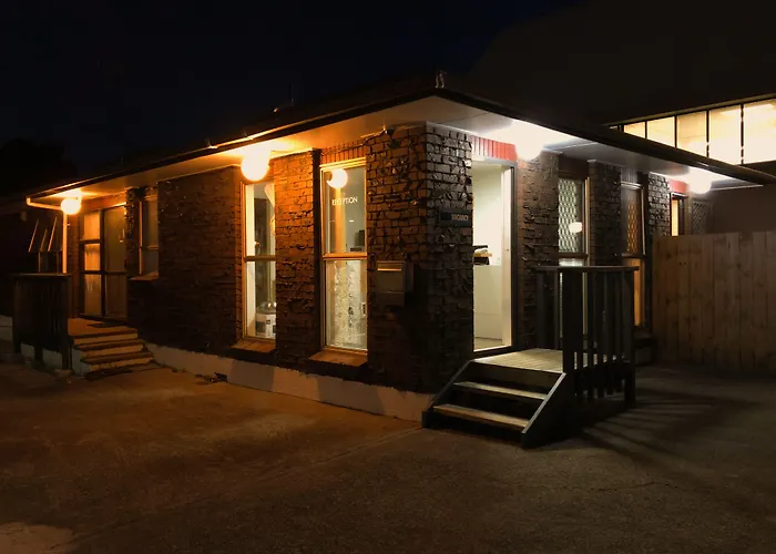 Pupuke Manor Motel