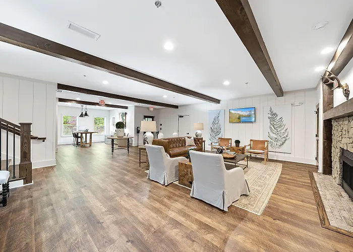 The Blowing Rock Manor