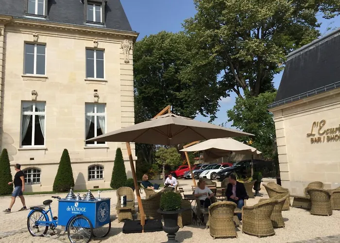 Les Suites Du