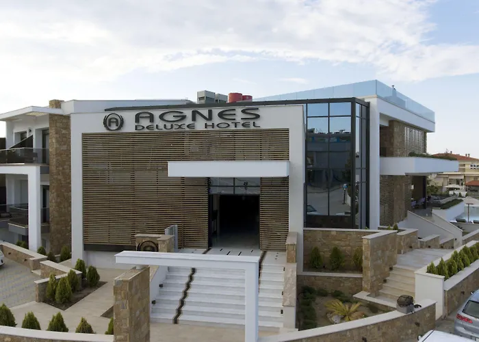 Agnes Deluxe Hotel