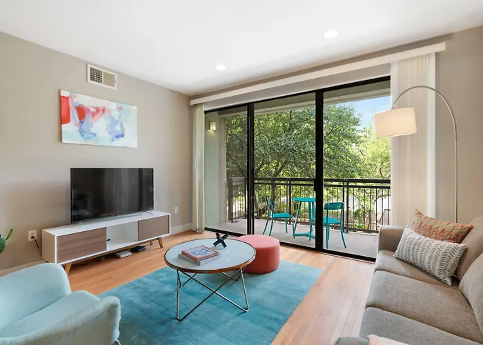 Kasa Legacy Town Center Plano Aparthotel