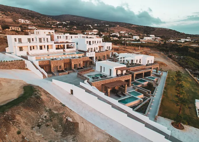 Kouros Blanc Resort & Suites