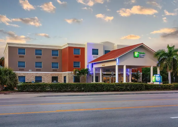 Holiday Inn Express & Suites Lantana By Ihg