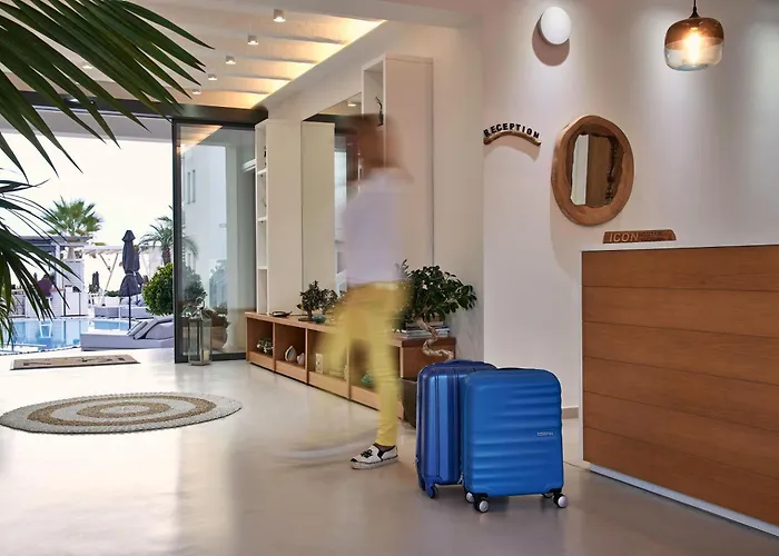 Icon Suites By The Sea