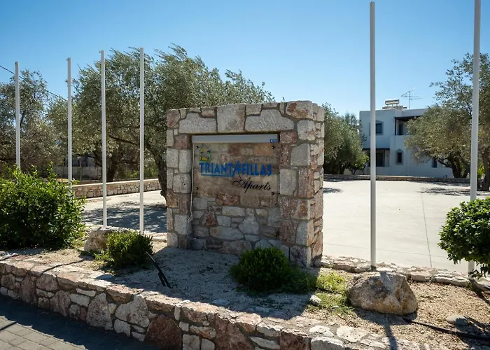 Triantafillas Suites
