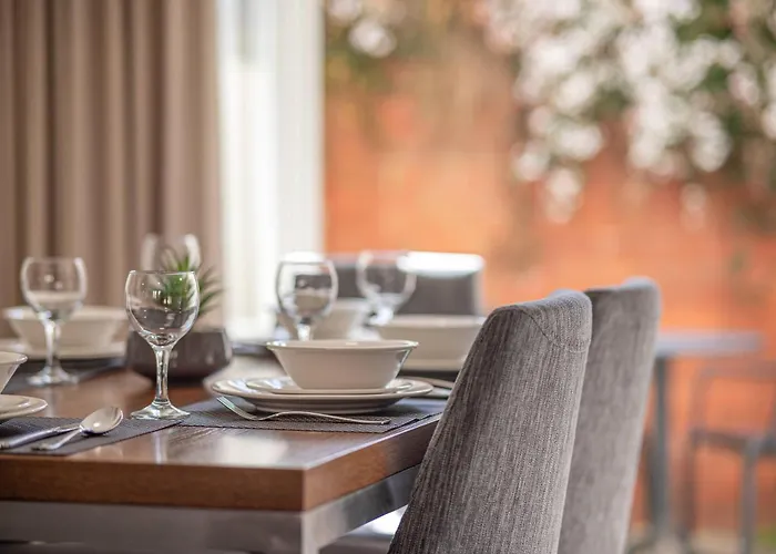 Mainstay Suites Kew