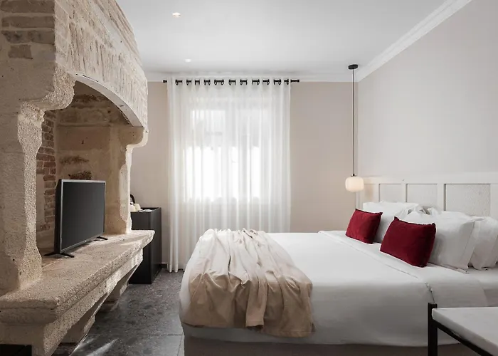 Civitas Suites Hotel