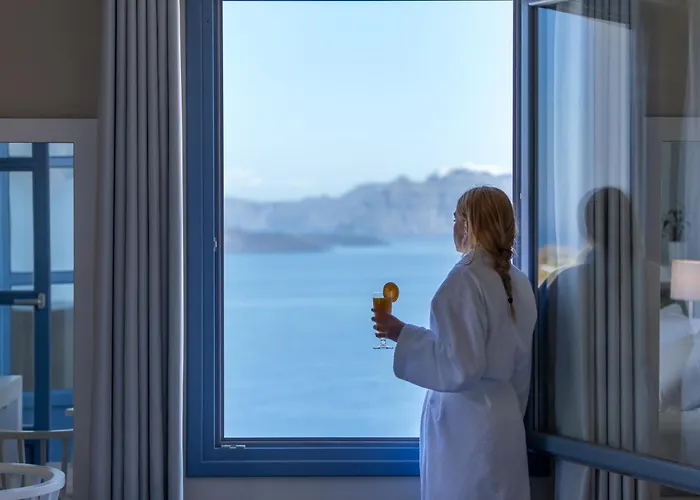 Acroterra Rosa Luxury Suites & Spa